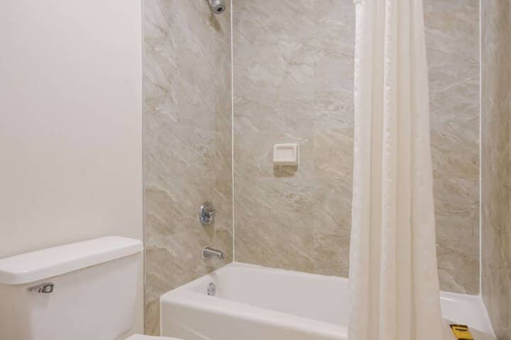 Room 15 of 23