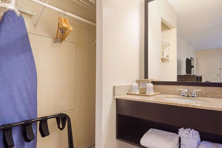 Room 13 of 23