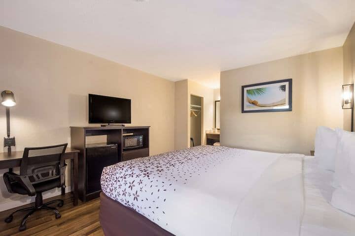 Room 9 of 23