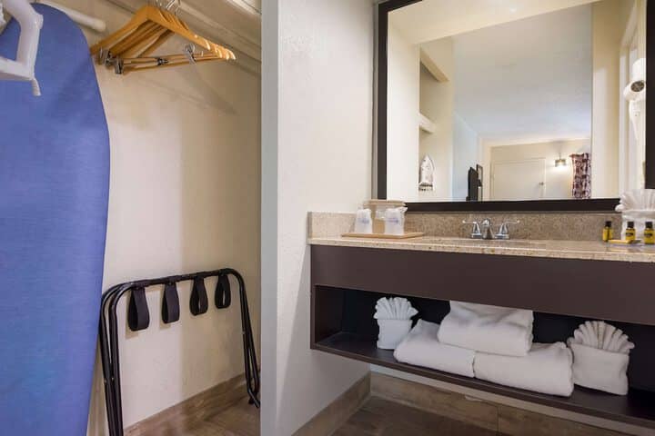 Room 8 of 23