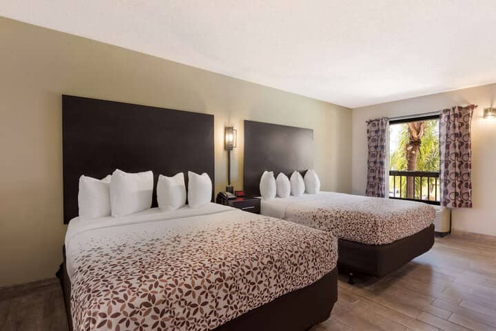 Room 6 of 23
