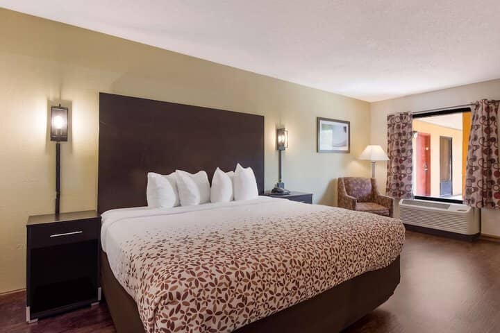 Room 12 of 23